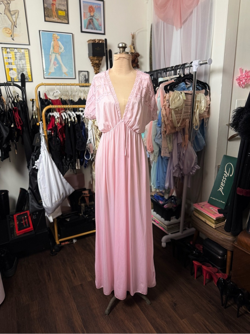Vintage 1970’s Pink Lace Maxi Chemise Nightgown Lingerie Nightwear Negligee